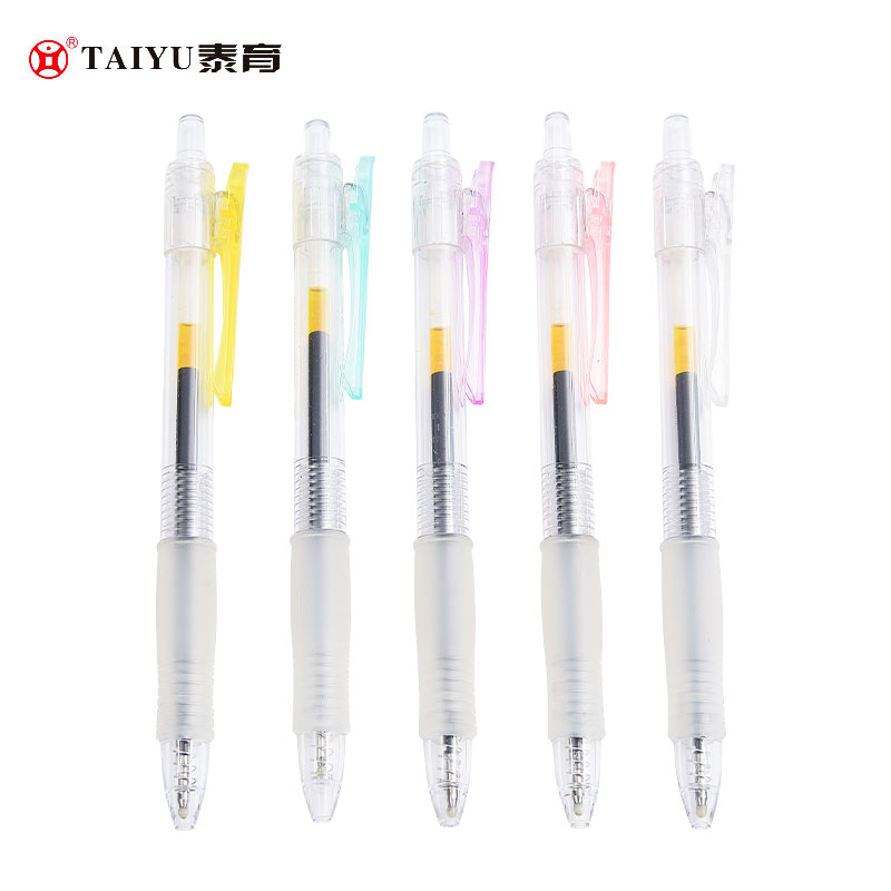 Gumagamit ang mga Mag-aaral ng Roll Ball Pen na May Lalagyan ng Candy Pencil